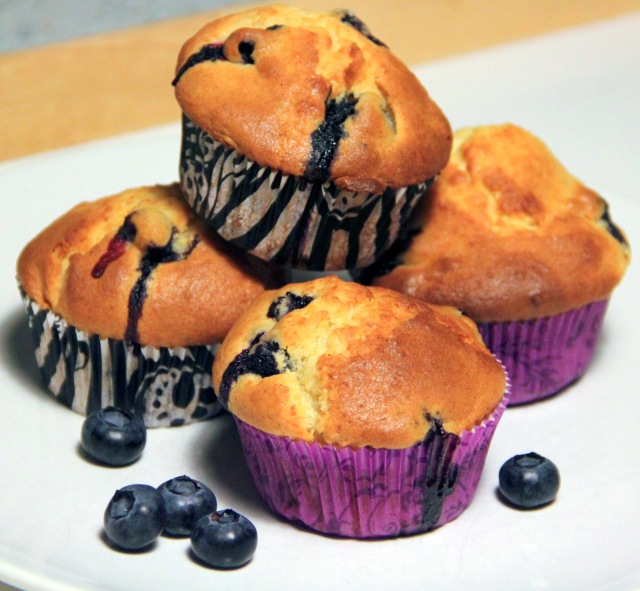 WUNDERLEBEN - Blueberry White Chocolate Muffins